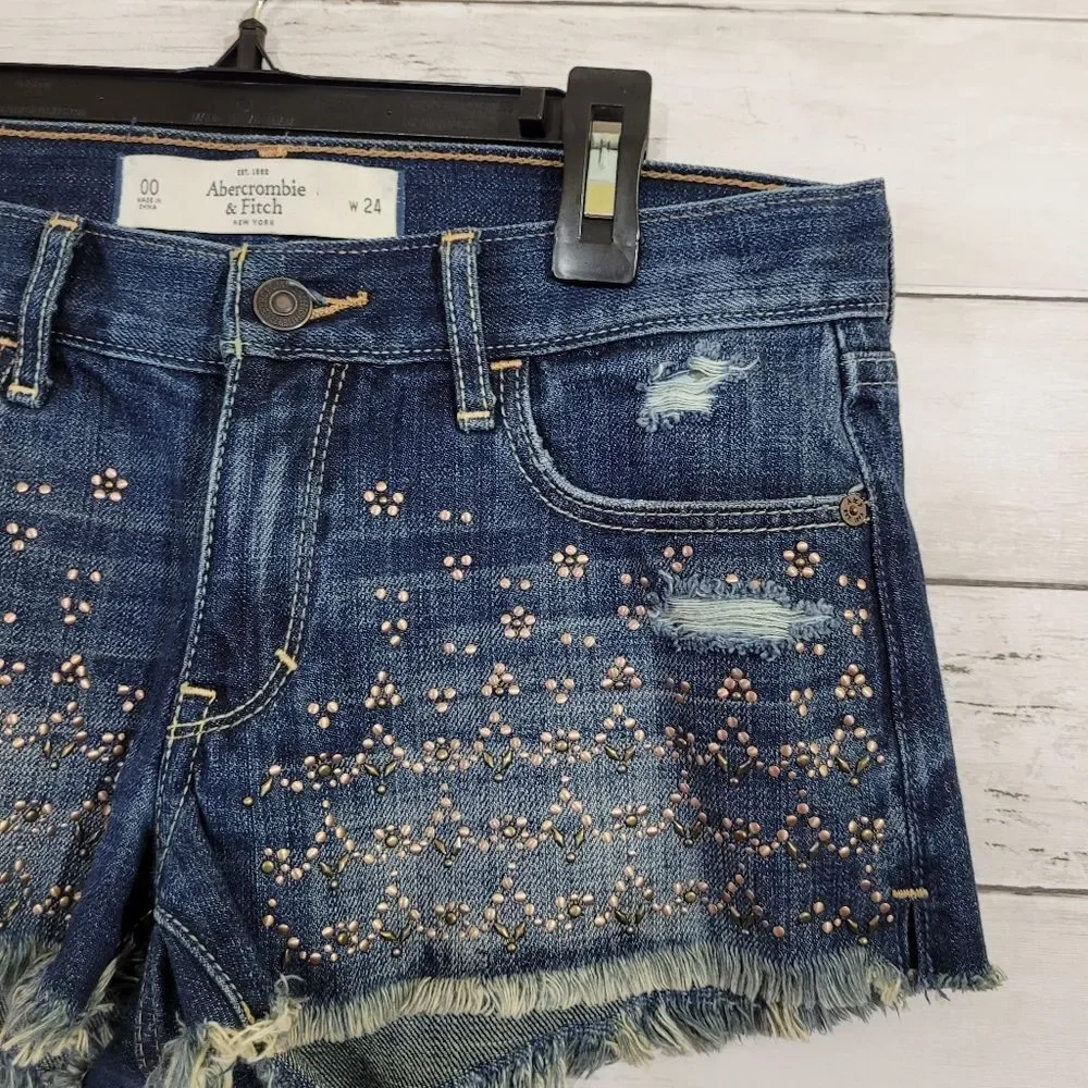 A&F Distressed Studded Cutoff Style Raw-Hem Shorts Summer Festival Size 00 /‎ 24